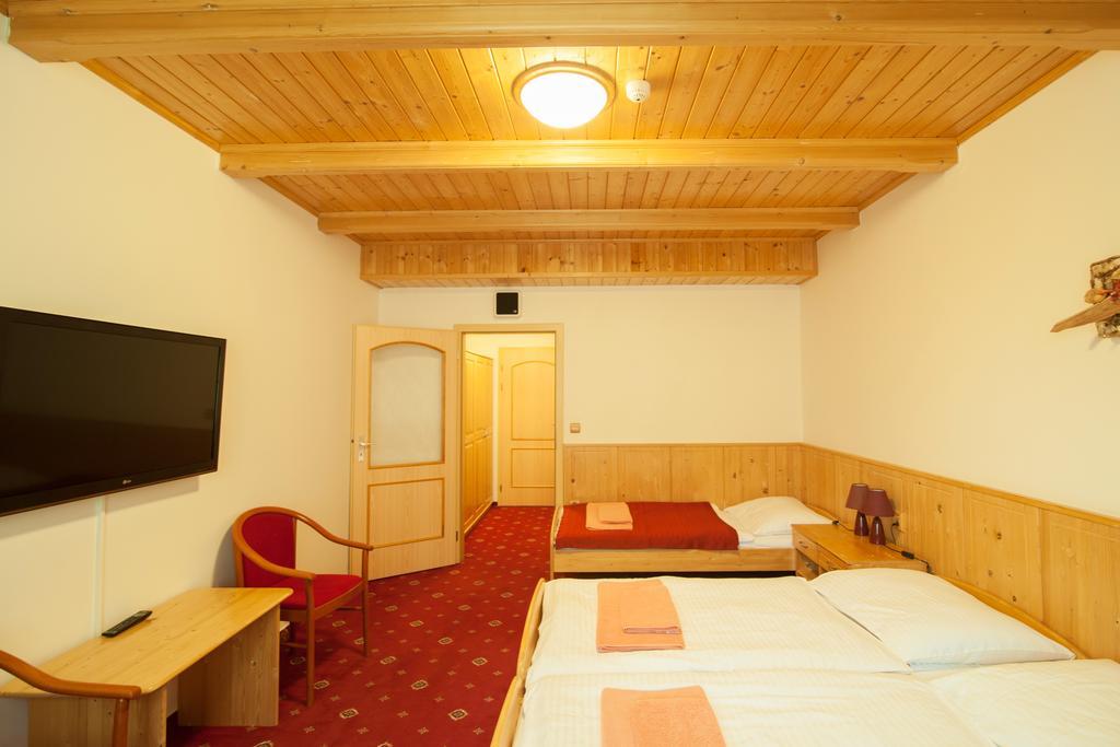 Sport-V-Hotel Hrotovice Δωμάτιο φωτογραφία