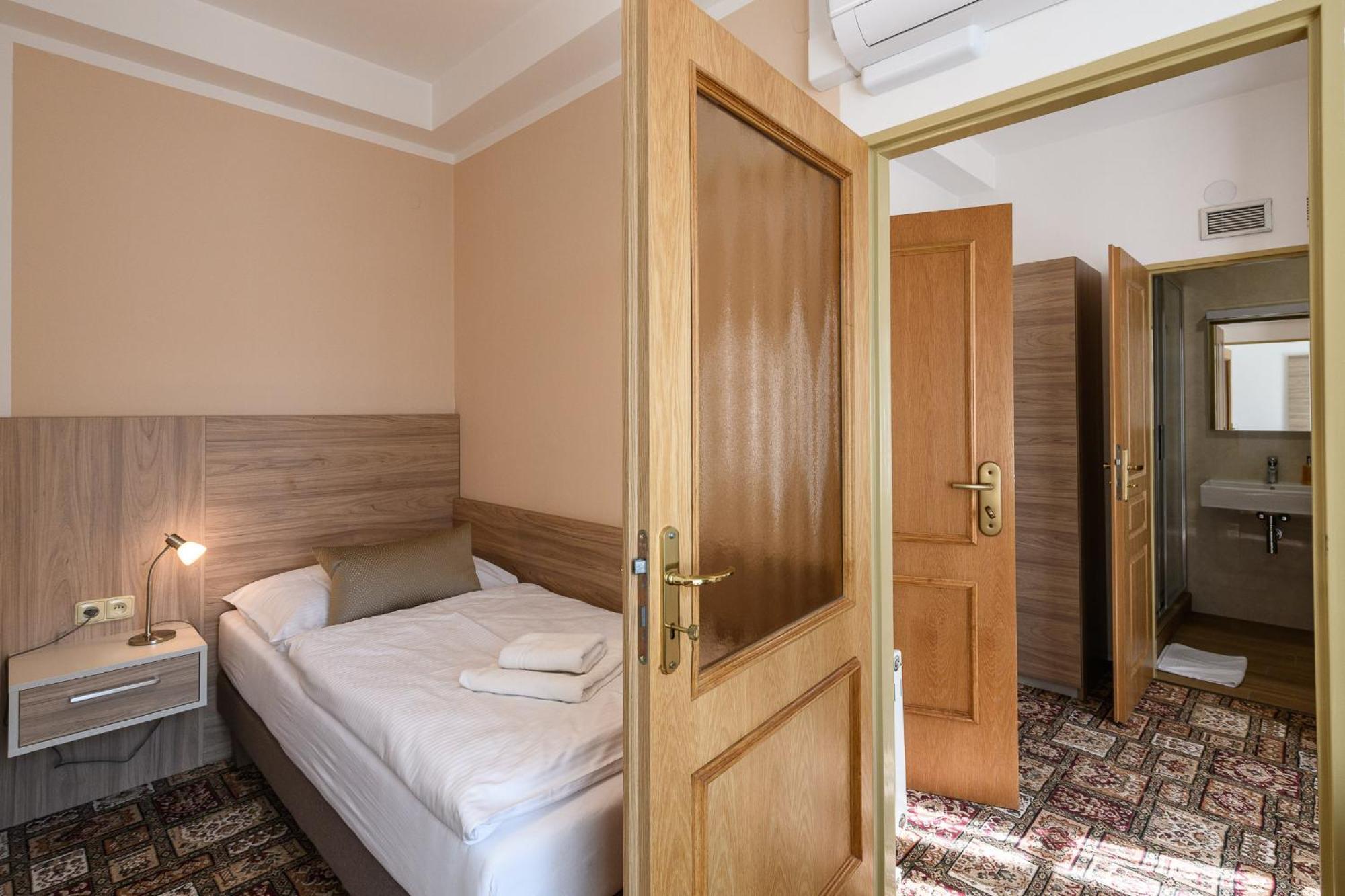 Sport-V-Hotel Hrotovice Εξωτερικό φωτογραφία