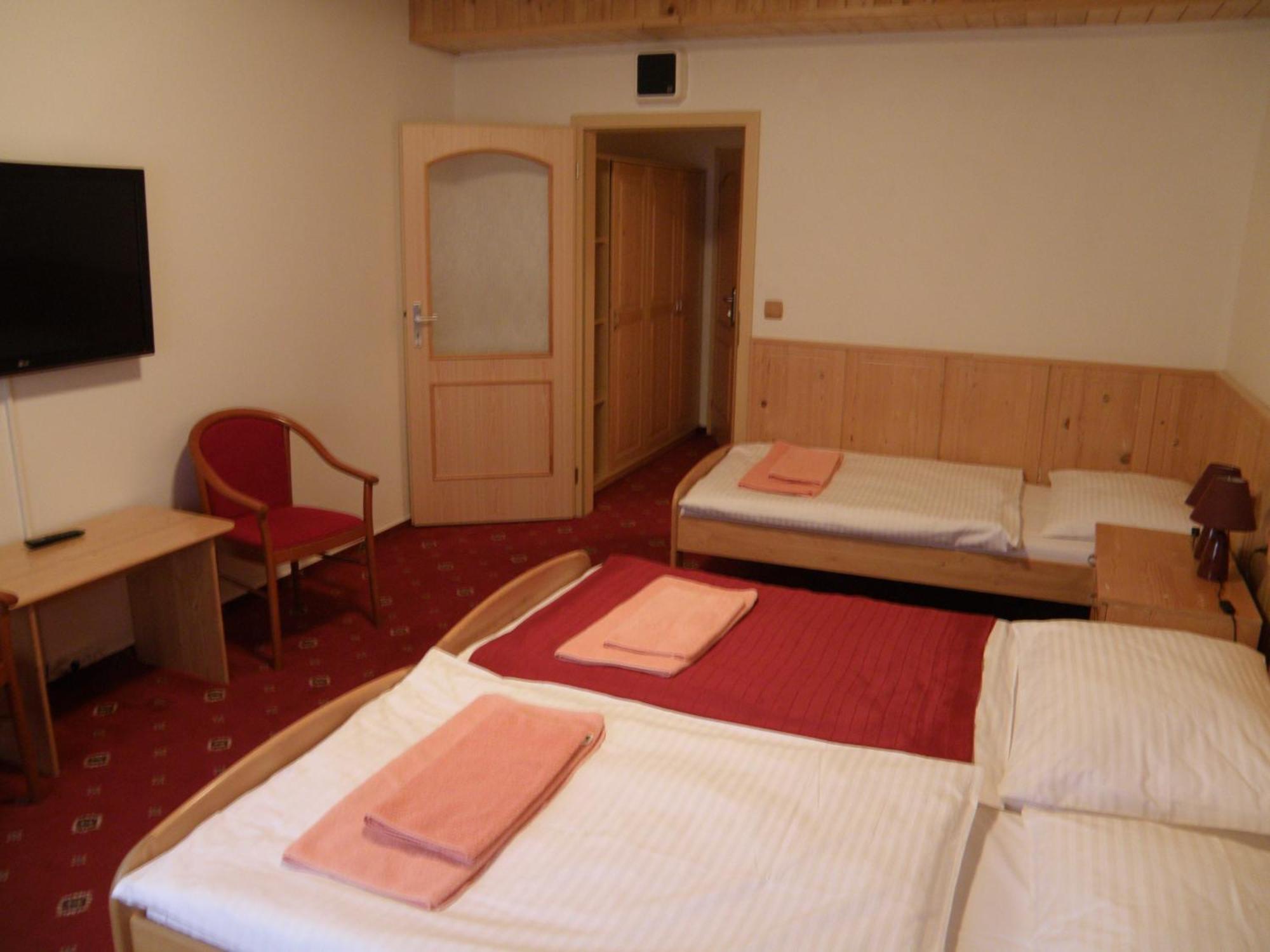 Sport-V-Hotel Hrotovice Εξωτερικό φωτογραφία
