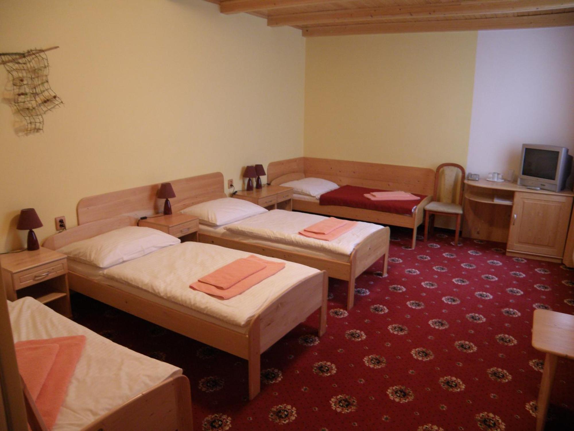Sport-V-Hotel Hrotovice Εξωτερικό φωτογραφία