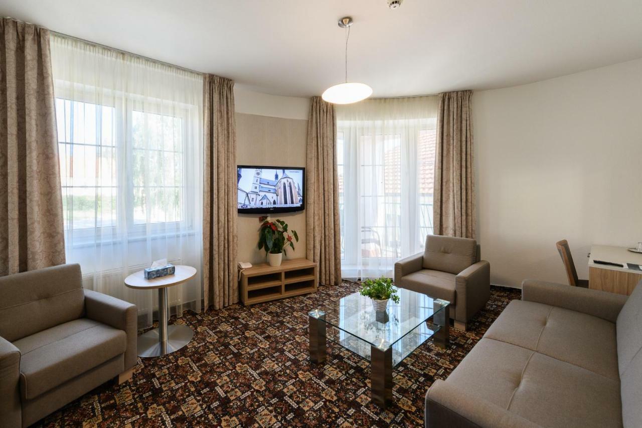 Sport-V-Hotel Hrotovice Εξωτερικό φωτογραφία